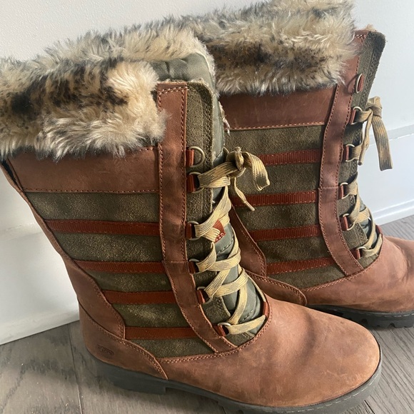 KEEN Women’s Wapato Waterproof Tall Boot - Picture 2 of 8